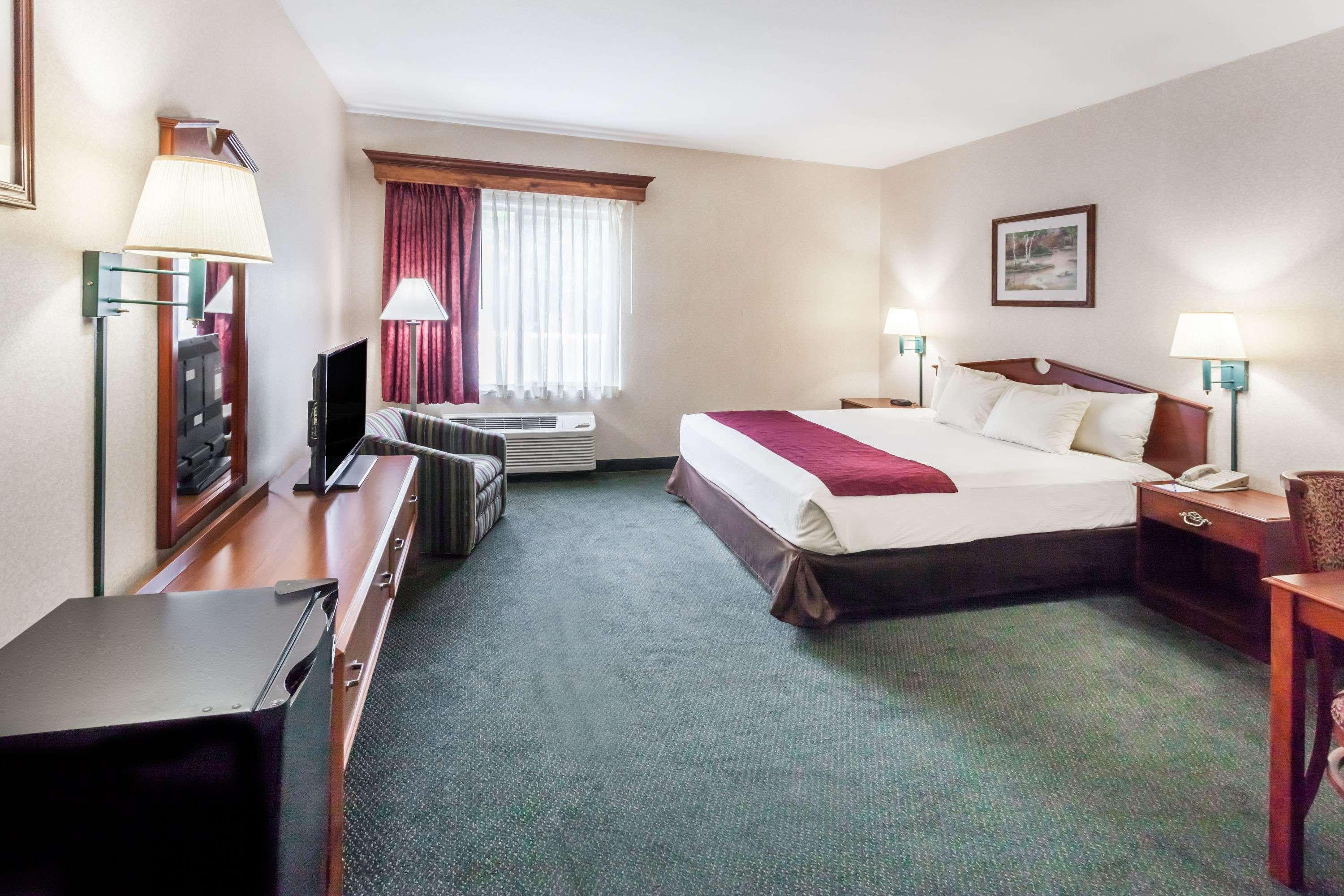 Baymont By Wyndham New Buffalo Esterno foto